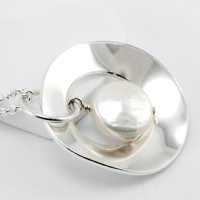 Open Disc with Genuine Freshwater Coin Pearl
